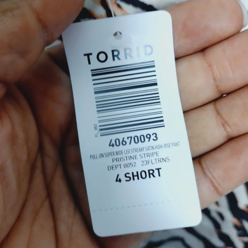 Torrid Pull-On Super Wide Leg Streaky Satin High-Rise Pant Size 4 Or 4X Short - Picture 8 of 8